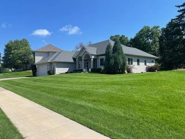 7693 S Bay DR, Bloomington, MN 55438