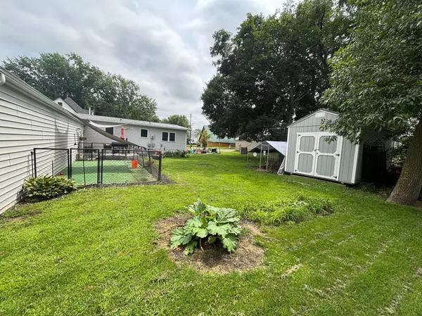 Redwood Falls, MN 56283,112 3rd AVE N