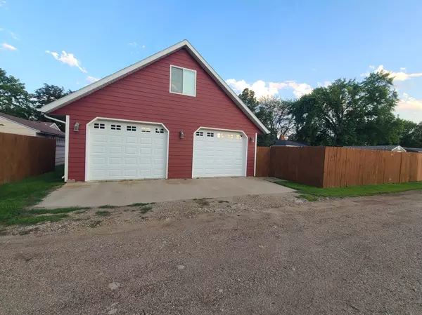 Canby, MN 56220,206 Walnut AVE N