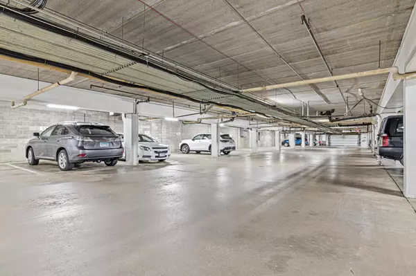 New Hope, MN 55427,2800 Hillsboro AVE N #204