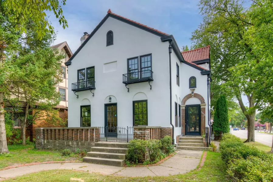 2056 Summit AVE, Saint Paul, MN 55105