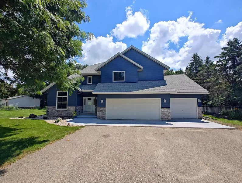 42433 Kerns DR, North Mankato, MN 56003