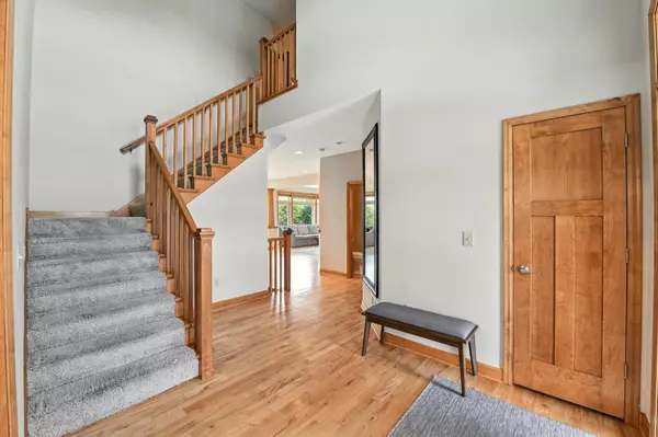 Burnsville, MN 55337,10741 Mccool DR W