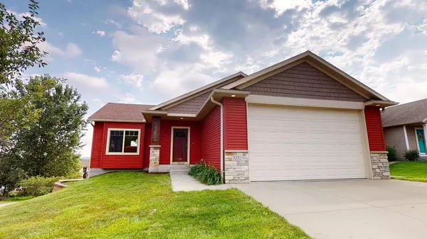 3732 46th AVE NW, Rochester, MN 55901