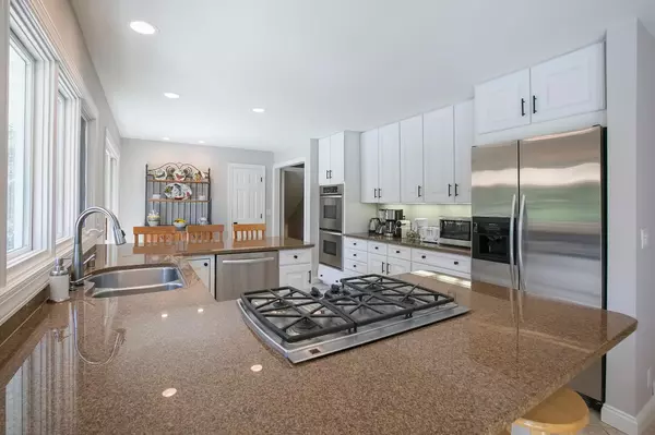 Minnetonka, MN 55391,16119 Ringer RD
