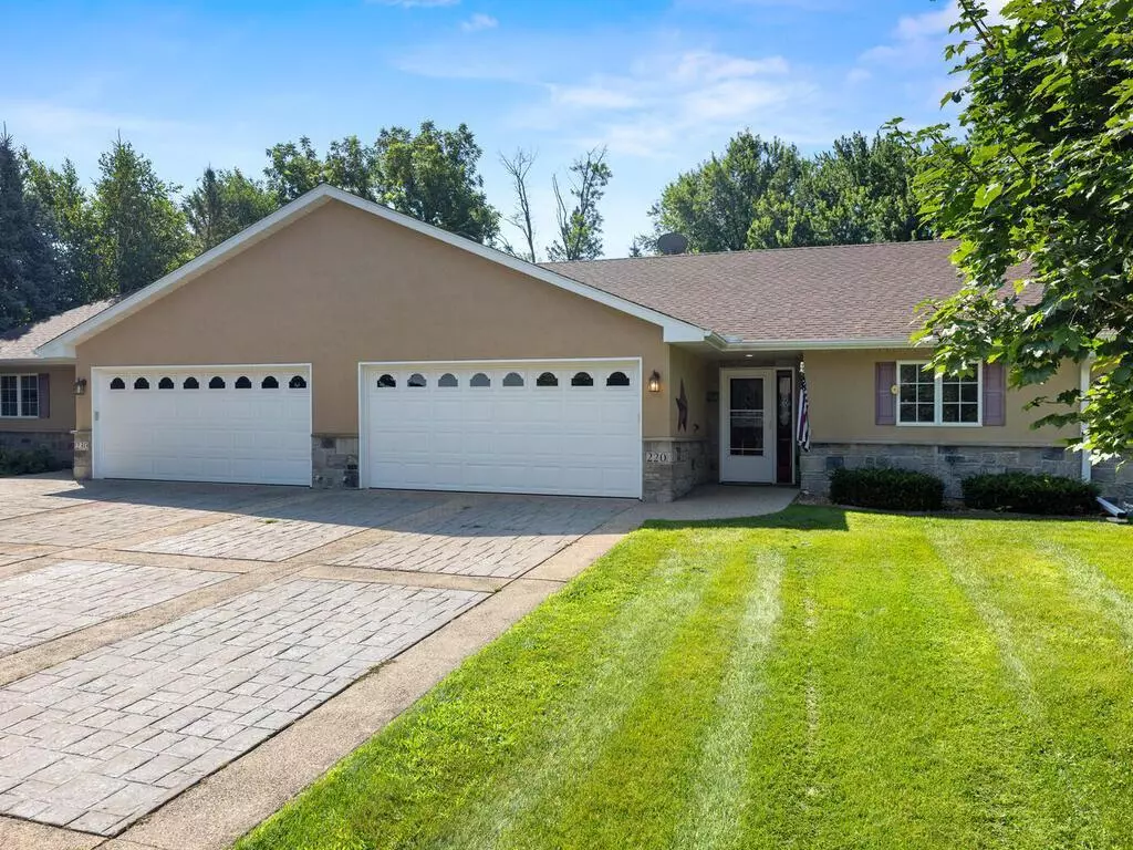 Howard Lake, MN 55349,220 Orchard CT