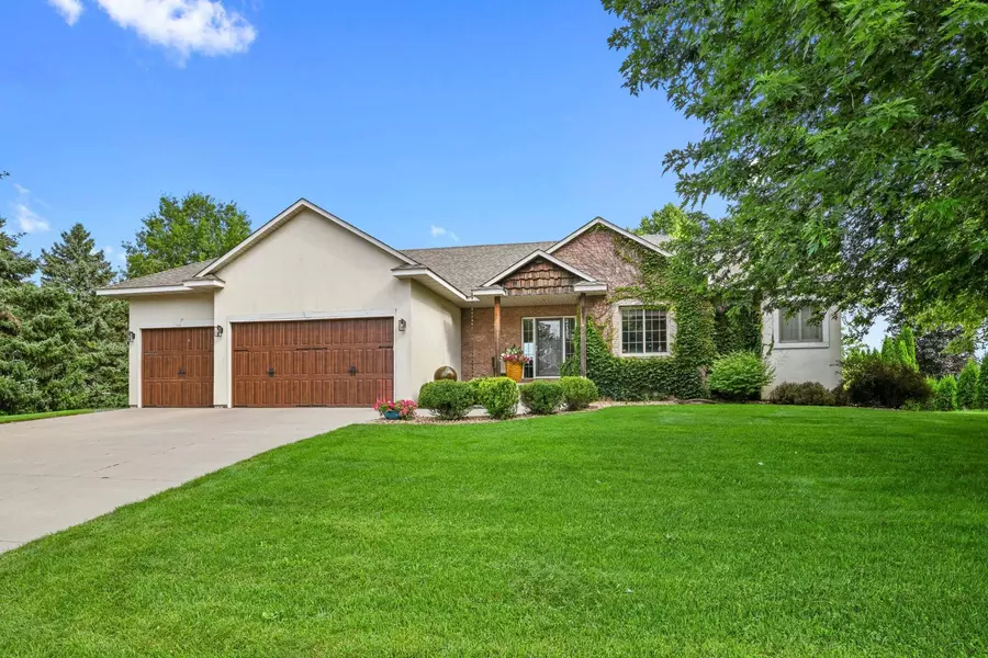 227 Palomino LN, Lino Lakes, MN 55014