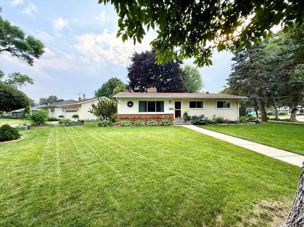 1323 Seminole AVE, West Saint Paul, MN 55118