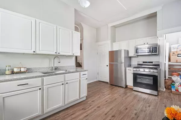 Saint Paul, MN 55103,429 Sherburne AVE