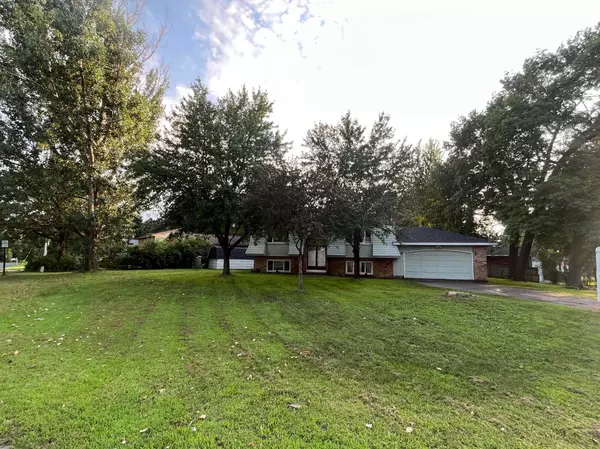 Saint Francis, MN 55070,23550 Degardner CIR NW