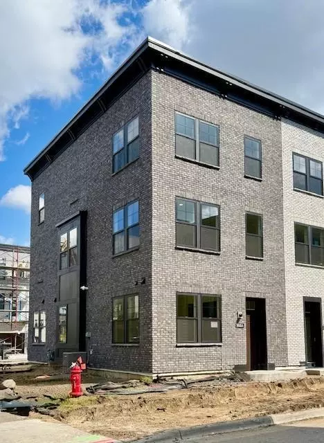 Saint Paul, MN 55116,906 Woodlawn AVE #A