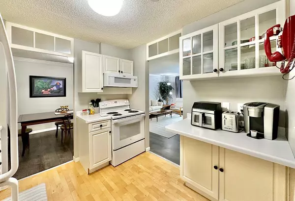 Edina, MN 55439,7510 Cahill RD #214B