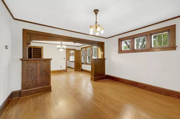North Saint Paul, MN 55109,2504 16th AVE E