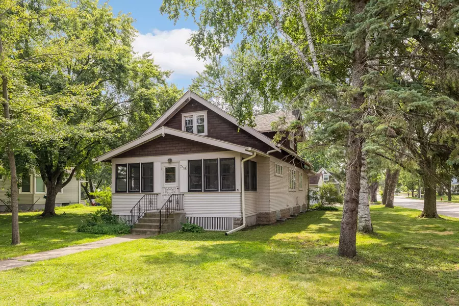 2504 16th AVE E, North Saint Paul, MN 55109
