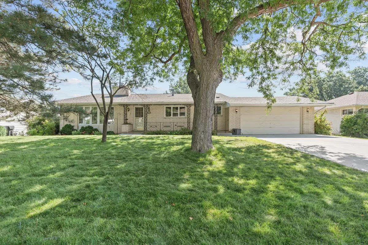 Saint Anthony, MN 55418,3213 Skycroft DR