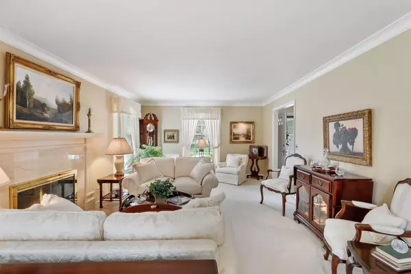 Woodbury, MN 55125,8160 Emerald LN