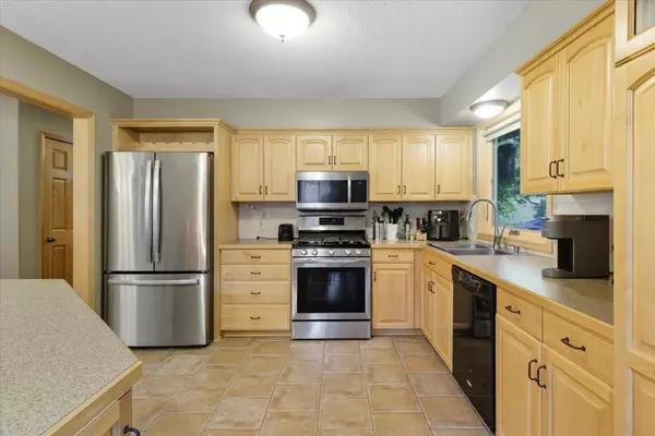Albert Lea, MN 56007,1810 Brookside DR