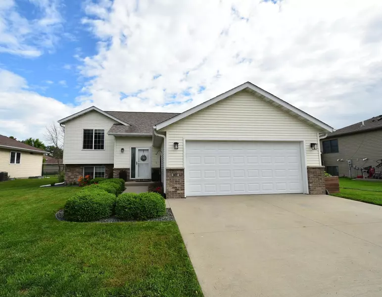 907 3rd ST SE, Kasson, MN 55944