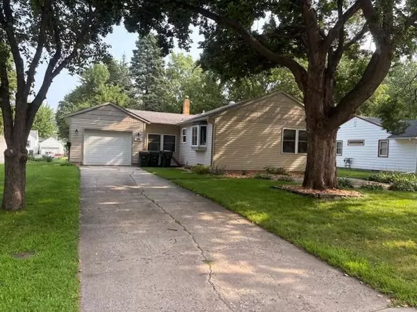 639 Milwaukee AVE SW, Hutchinson, MN 55350