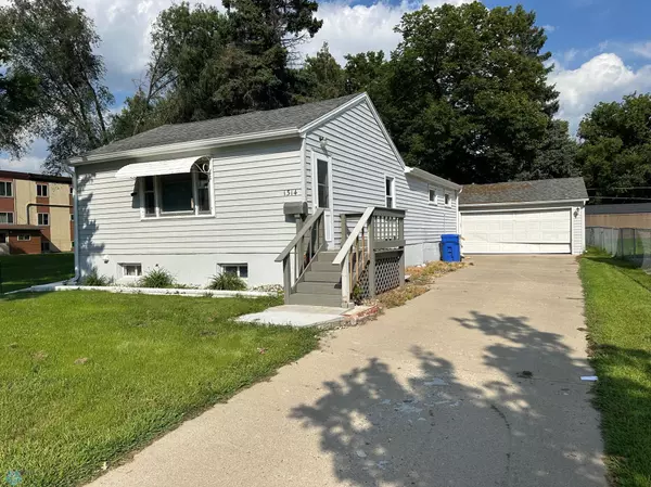 1314 14th ST S, Fargo, ND 58103