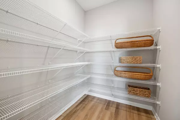 West Saint Paul, MN 55118,1518 Traverse LN