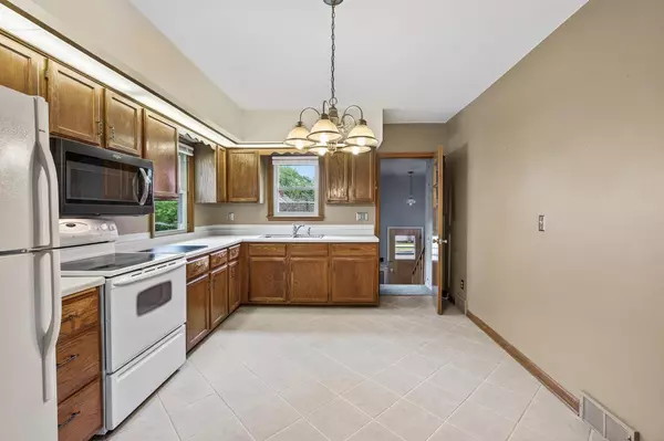 Eau Claire, WI 54703,2021 13th ST