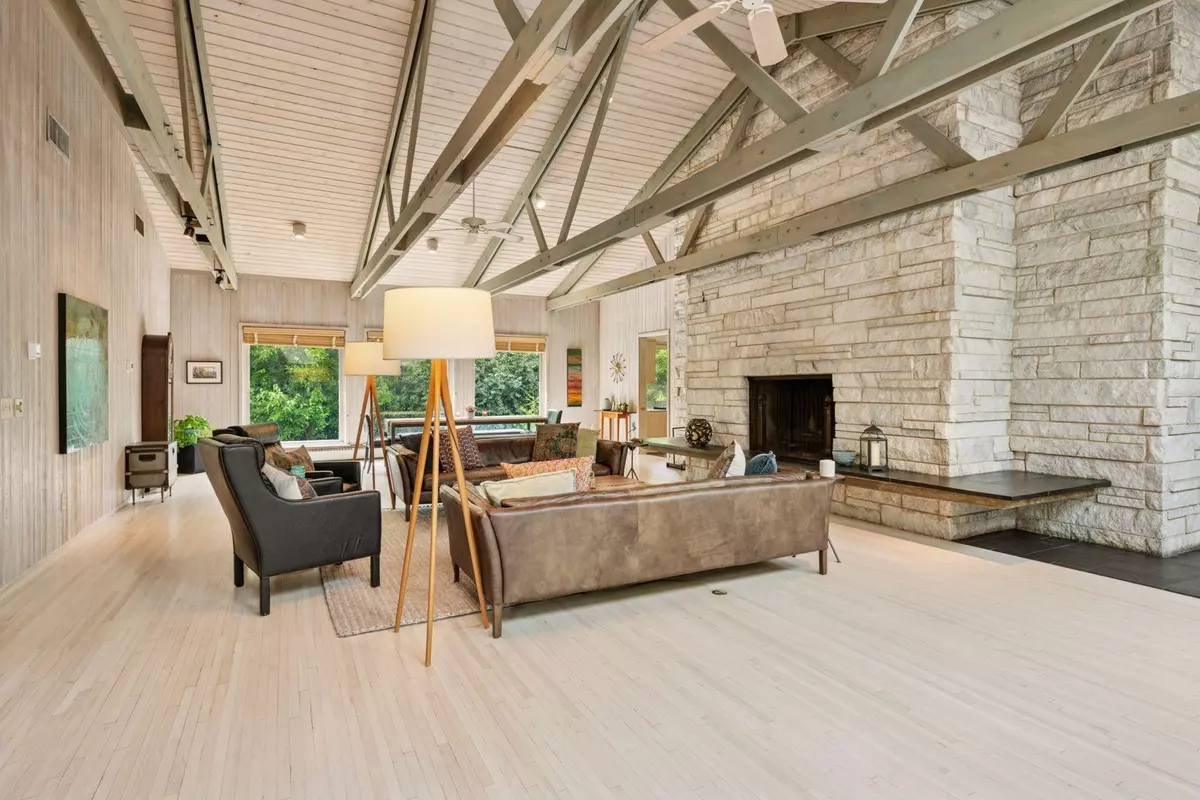 Minneapolis, MN 55416,3325 W 34 1/2 ST