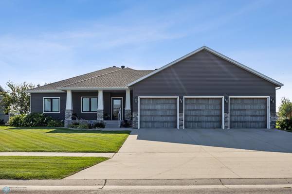 5932 Autumn DR S, Fargo, ND 58104