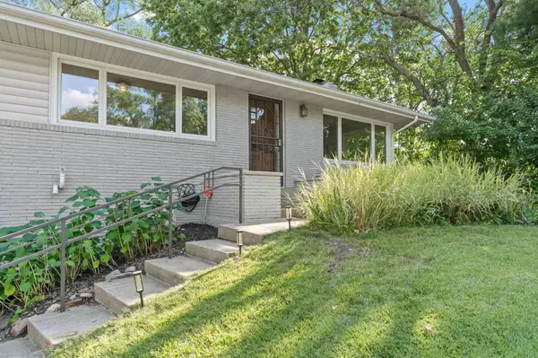 Edina, MN 55435,4707 W 70th ST