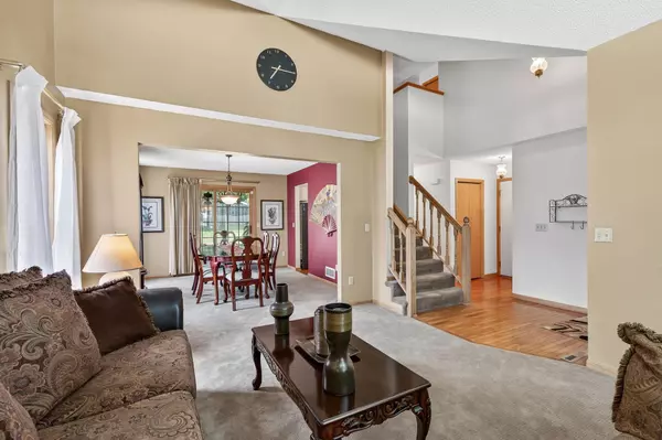 Woodbury, MN 55125,2136 Parkview LN