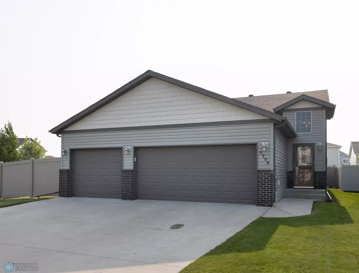 Fargo, ND 58104,5508 59th ST S