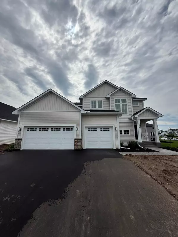 3445 Linden Ave CT N, Lake Elmo, MN 55042