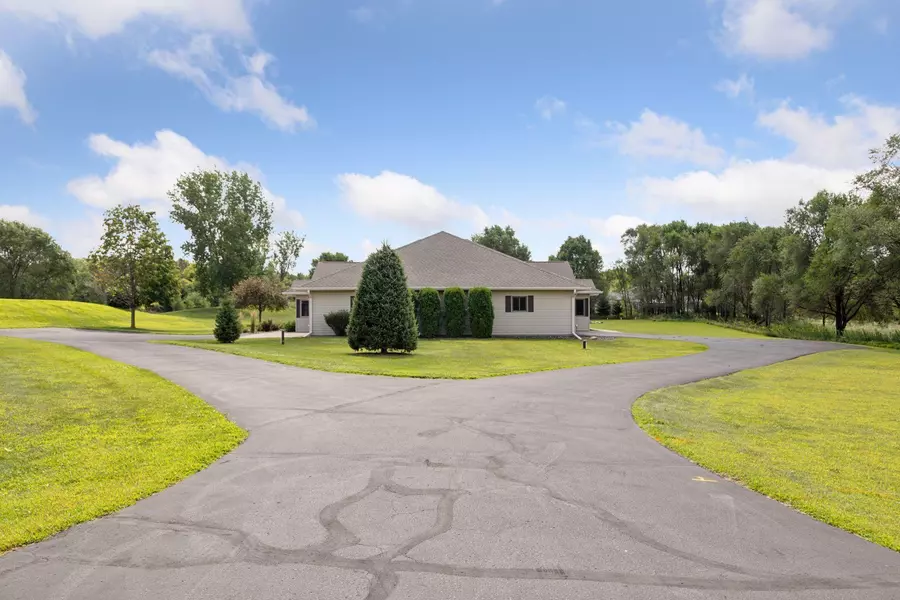 921 Meadowood LN #1, Hudson, WI 54016