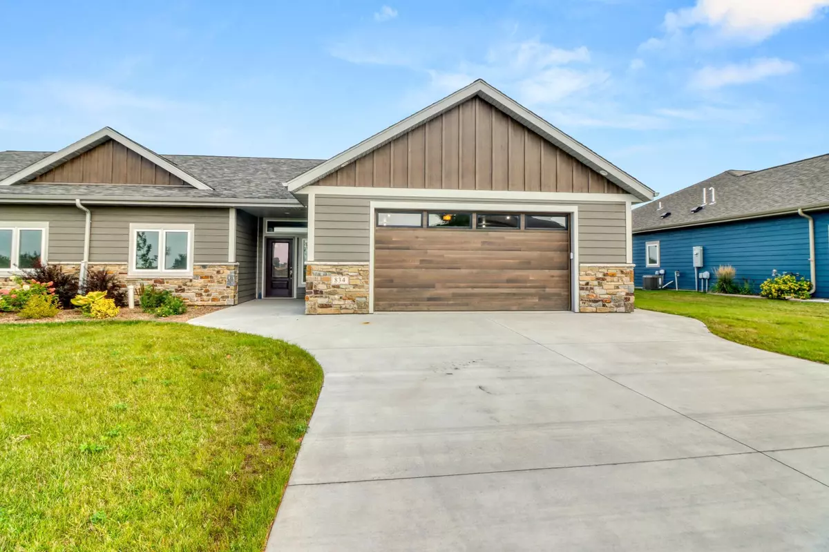 Detroit Lakes, MN 56501,834 Lake Forest CIR