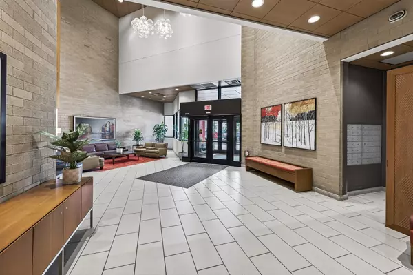 Minneapolis, MN 55401,121 Washington AVE S #1304