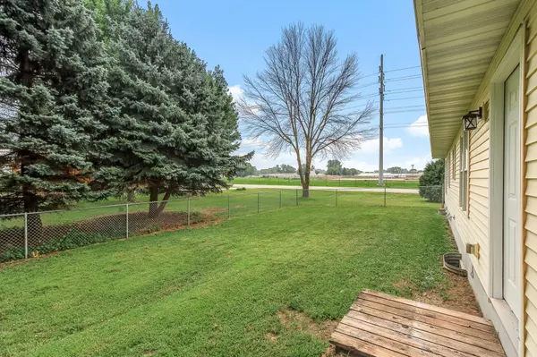 Faribault, MN 55021,320 20th ST NW