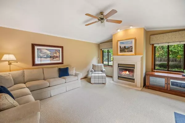 Maplewood, MN 55109,2165 Holloway AVE E