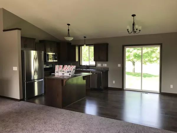 Isanti, MN 55040,922 Triumph TRL NE