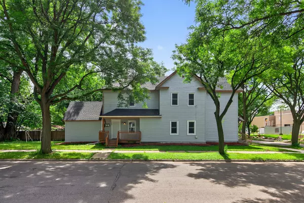 Minneapolis, MN 55411,1430 Irving AVE N