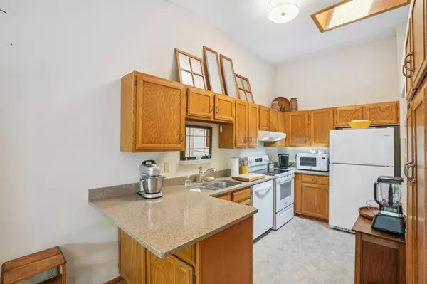 Woodbury, MN 55125,6637 Falstaff RD