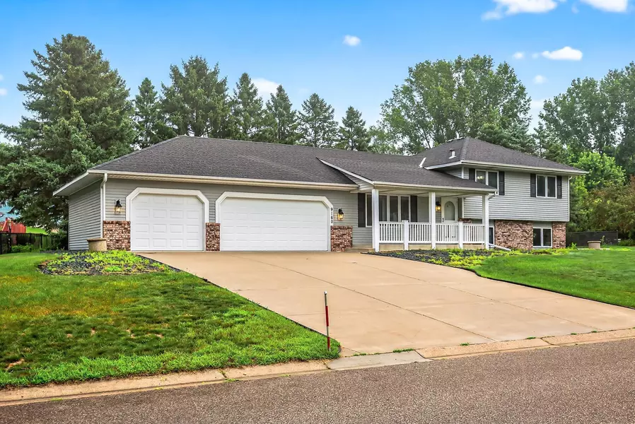 9160 Hillside TRL S, Cottage Grove, MN 55016