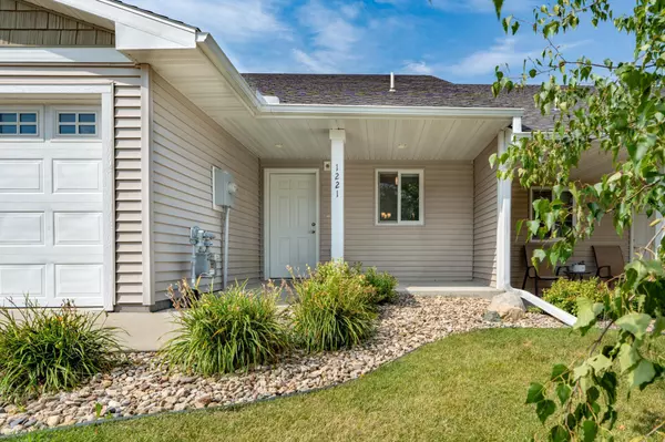 1221 Sundance CT NE, Byron, MN 55920