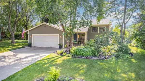 Vadnais Heights, MN 55127,4215 Heritage DR