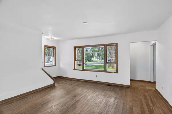 Hastings, MN 55033,517 8th ST W