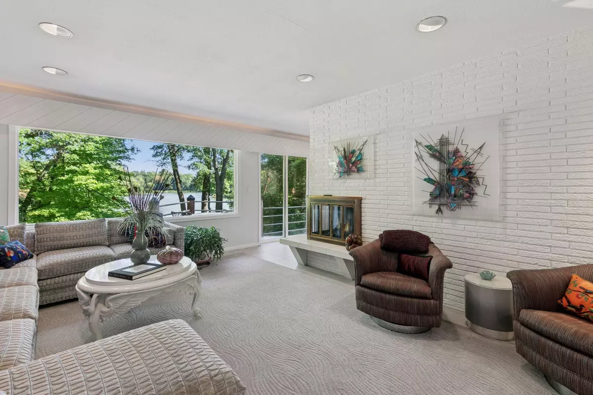 Edina, MN 55439,6940 Valley View RD