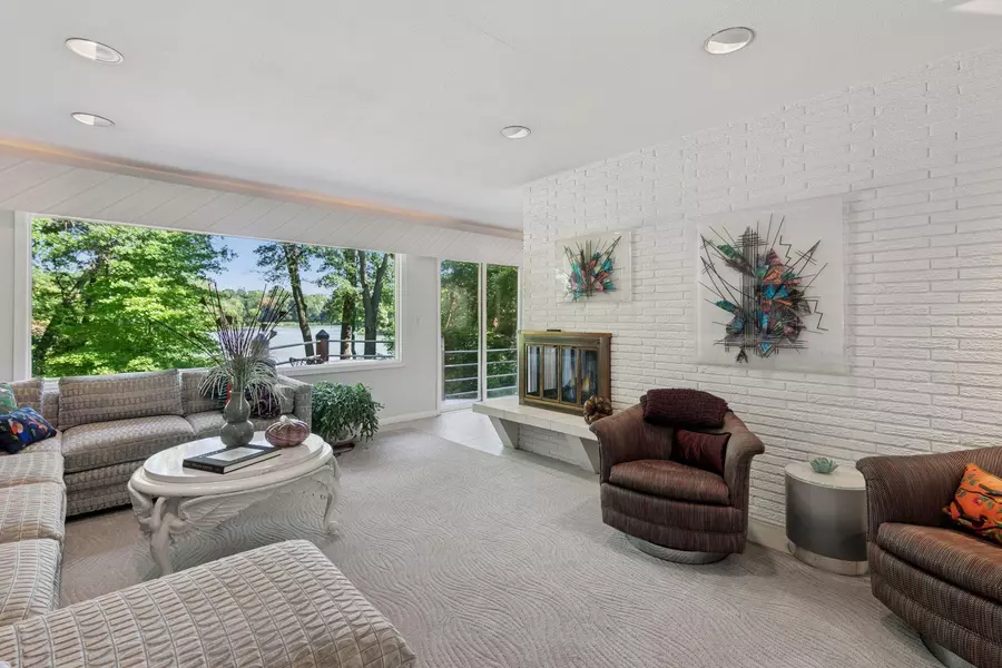 6940 Valley View RD, Edina, MN 55439