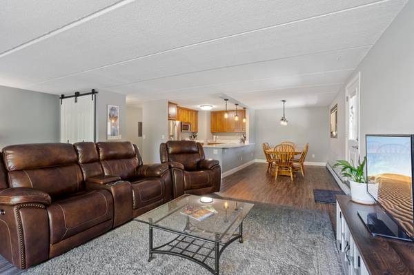 10401 Cedar Lake RD #201, Minnetonka, MN 55305