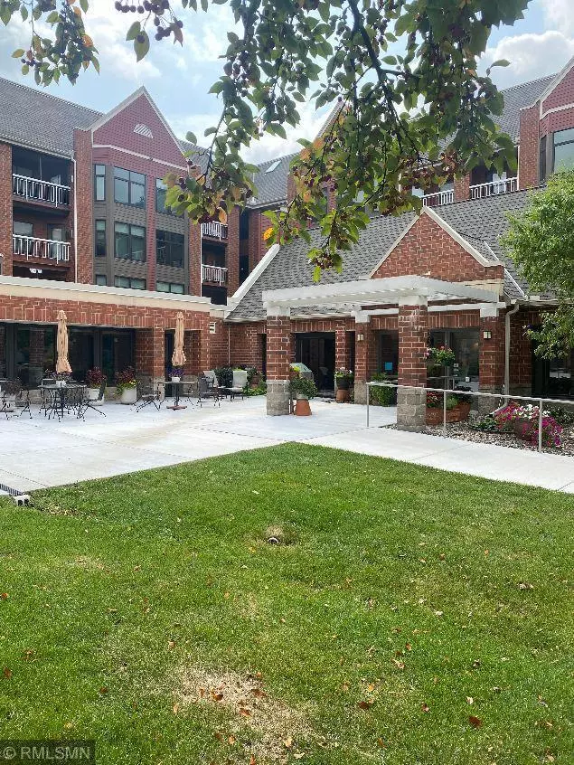 Roseville, MN 55113,500 County Road B W #204