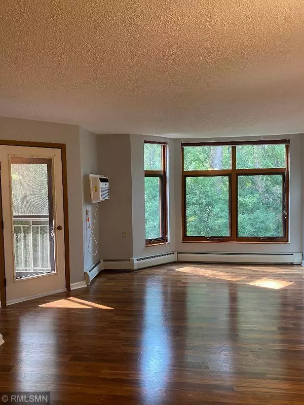 Roseville, MN 55113,500 County Road B W #204