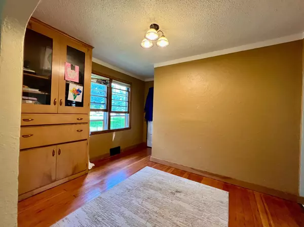 Appleton, MN 56208,428 E Rooney AVE